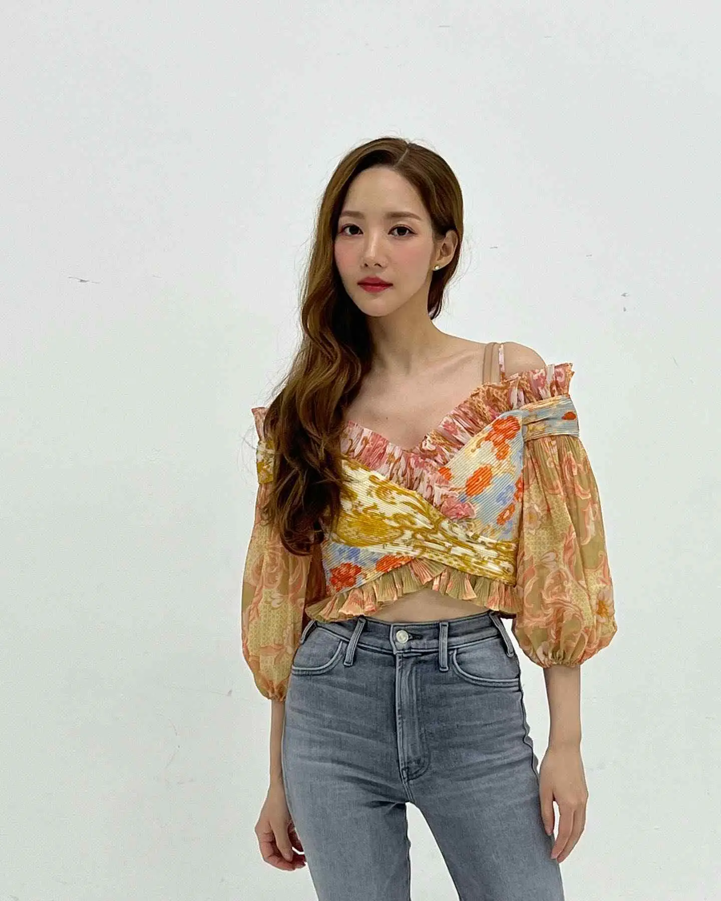 Park Min Young - park-min-young-hot-2.webp